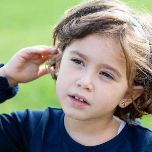 مشکلات گفتاری در کودکان کم شنوا