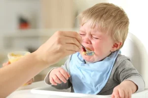 ناتوانی در غذا خوردن کودکان